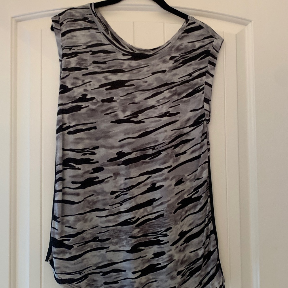 Sleeveless tank